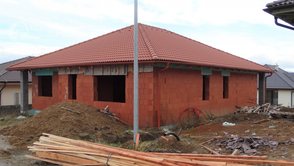 Na predaj 5 izbový RD, bungalov, hrubá stavba, Košice-Krásna