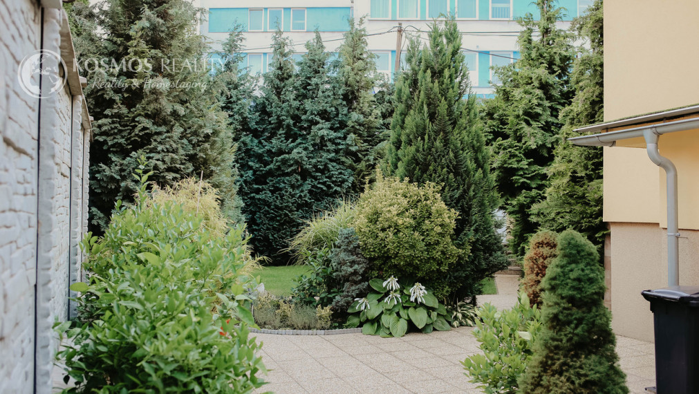 Predaj rekonštruovaného  RD s dvojgarážou v centre - Nerudova, Košice