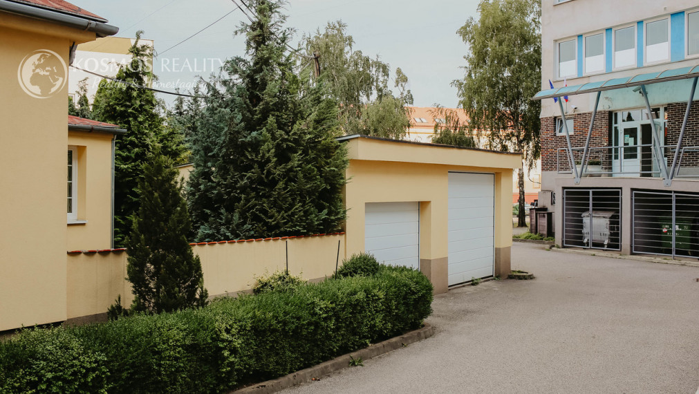 Predaj rekonštruovaného  RD s dvojgarážou v centre - Nerudova, Košice