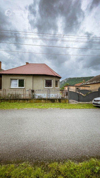 PREDÁM RD v obci Dvorníky Včeláre s veľkým pozemkom