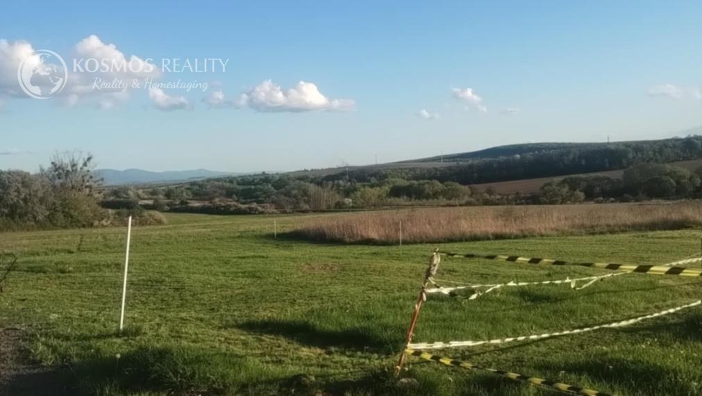 STAVEBNÝ POZEMOK - LORINĆÍK