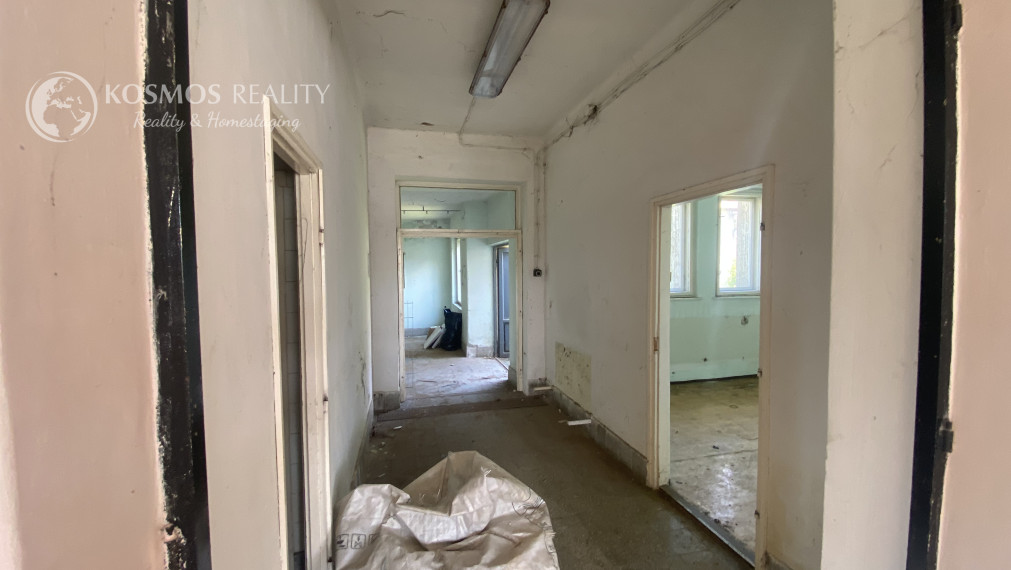 PREDAJ Budova Gönc, Maďarsko