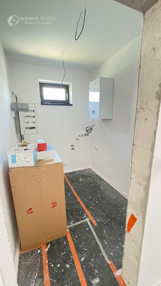 Rodinný dom v stave holodomu - ČAŇA - TAJVAN