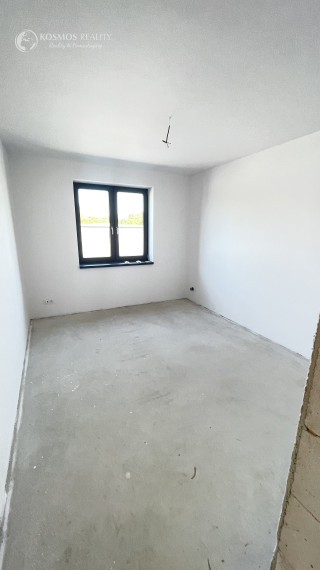 Rodinný dom v stave holodomu - ČAŇA - TAJVAN