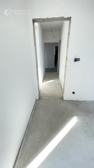 Rodinný dom v stave holodomu - ČAŇA - TAJVAN