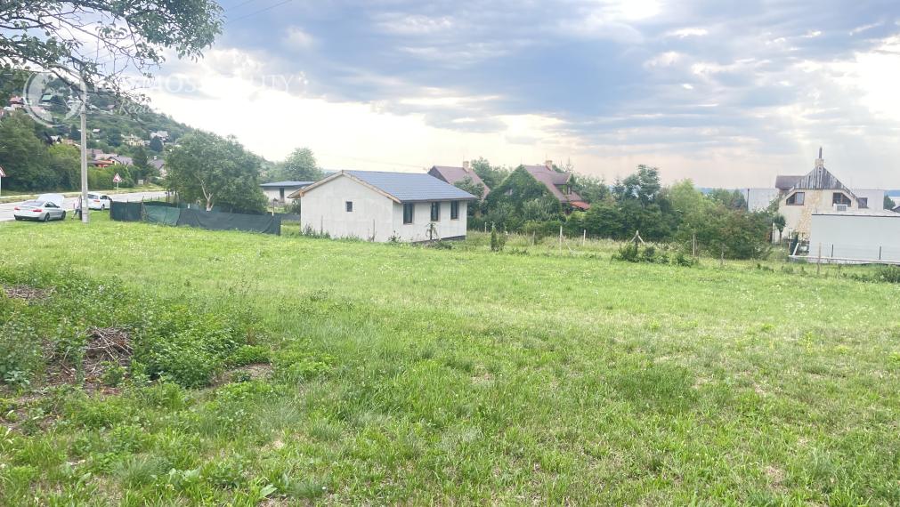 Na predaj stavebný pozemok na Šírave