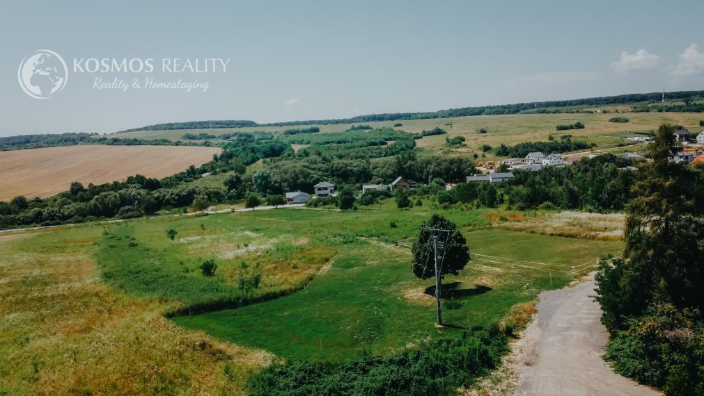 STAVEBNÝ POZEMOK - LORINĆÍK