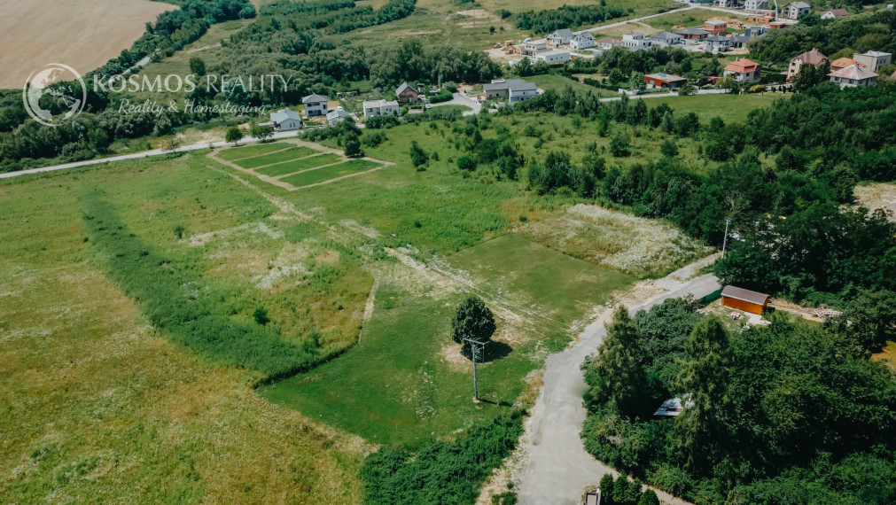 REZERVOVANE STAVEBNÝ POZEMOK - LORINĆÍK