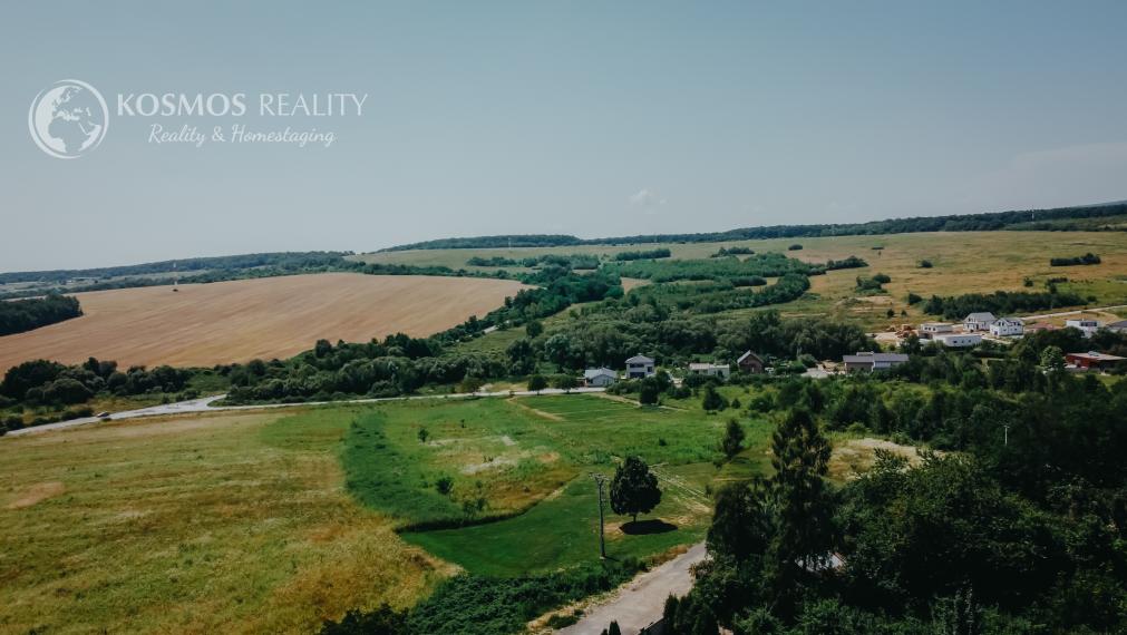 STAVEBNÝ POZEMOK - LORINĆÍK