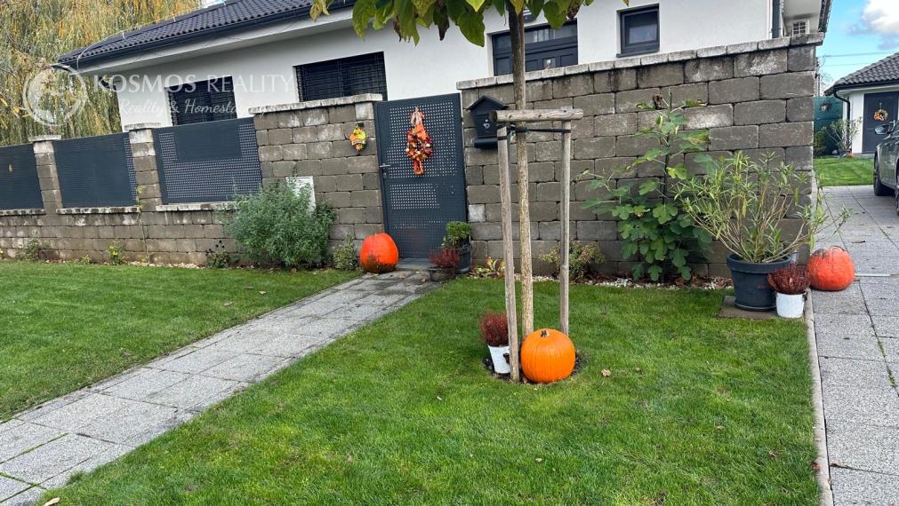 Na PREDAJ útulný bungalov v obci Cestice