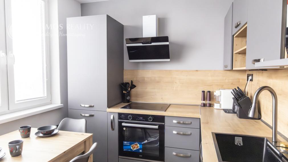 Na PREDAJ 2i byt po komplet rekonštrukcii Azovská ul.Jazero