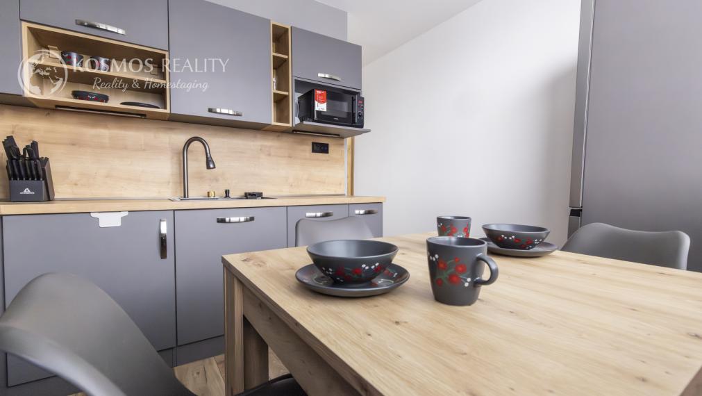 Na PREDAJ 2i byt po komplet rekonštrukcii Azovská ul.Jazero