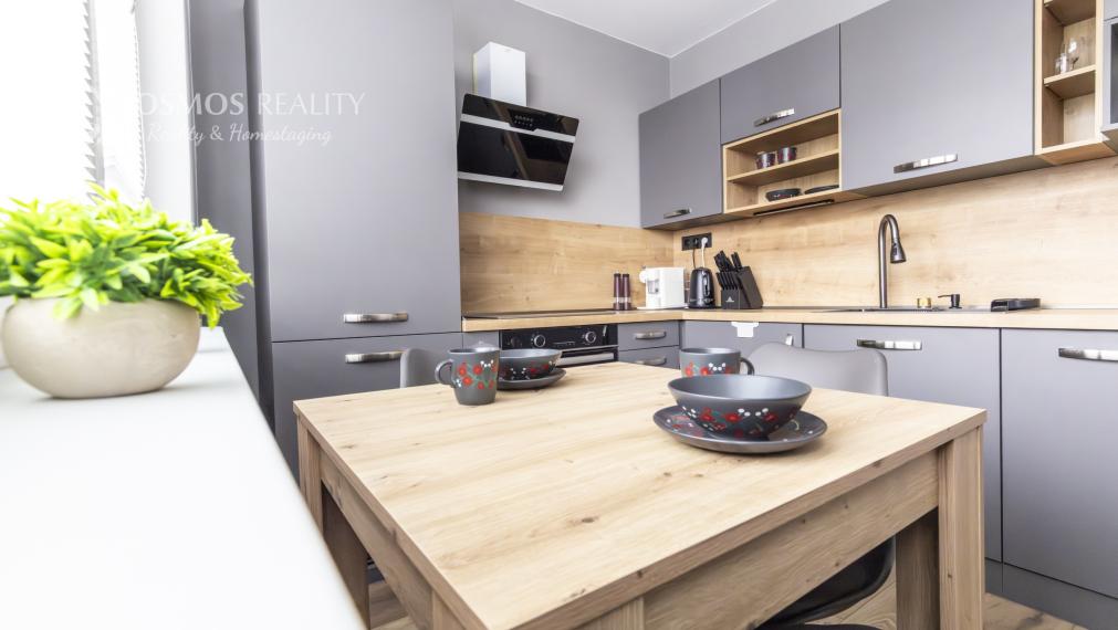 Na PREDAJ 2i byt po komplet rekonštrukcii Azovská ul.Jazero