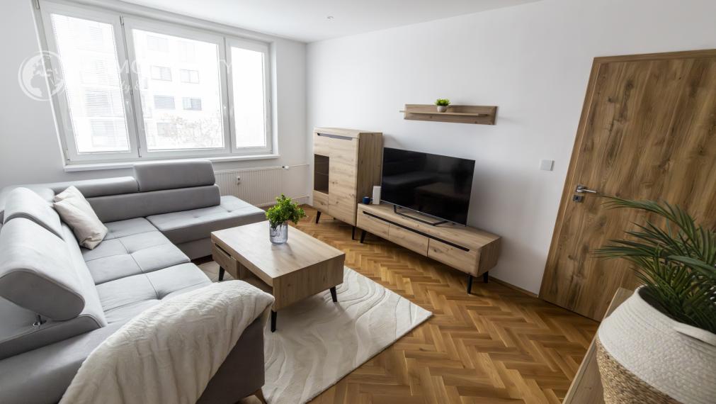 Na PREDAJ 2i byt po komplet rekonštrukcii Azovská ul.Jazero