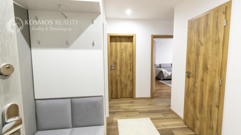 Na PREDAJ 2i byt po komplet rekonštrukcii Azovská ul.Jazero