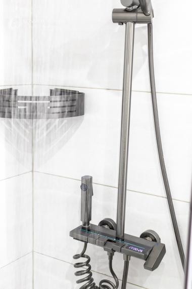 Na PREDAJ 2i byt po komplet rekonštrukcii Azovská ul.Jazero