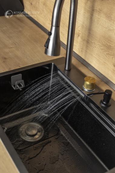 Na PREDAJ 2i byt po komplet rekonštrukcii Azovská ul.Jazero