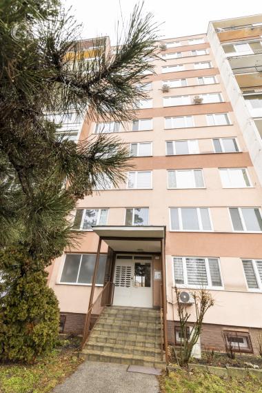 PREDÁM novozrekonštruovaný 3i byt Jazero, ČIngovská ul