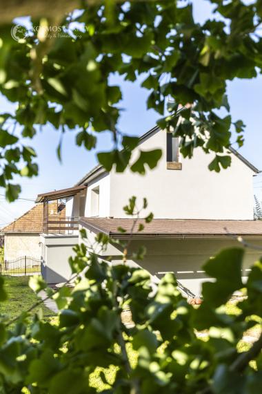 Rodinný dom s veľkým pozemkom v Nižnej Hutke//