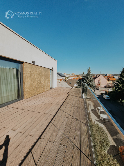 Na prenájom 2 izbový byt s veľkou terasou, Kupeckého, Košice.