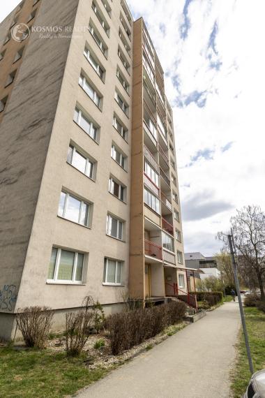 PREDÁM 1,5i byt NARCISOVA ul po komplet rek.