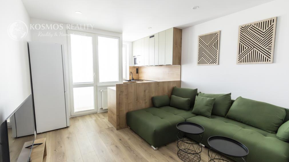 PREDÁM 1,5i byt NARCISOVA ul po komplet rek.