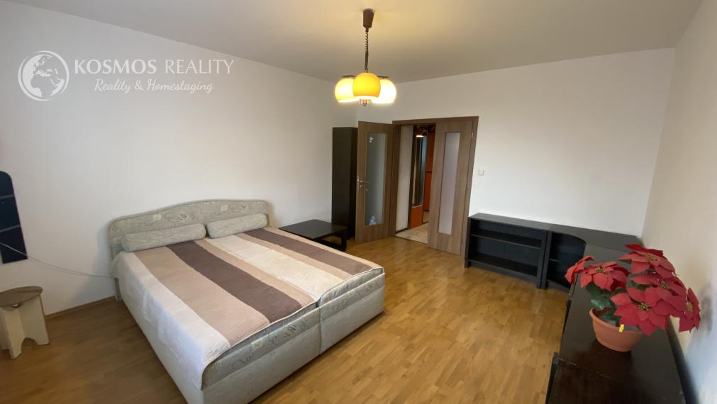 PRENÁJOM Samostatná izba v 3 izbovom byte, Čordákova, KVP