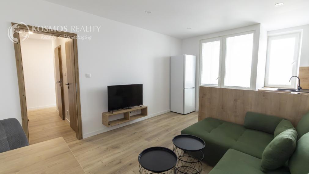 REZERVOVANE - PREDÁM 1,5i byt NARCISOVA ul po komplet rek.