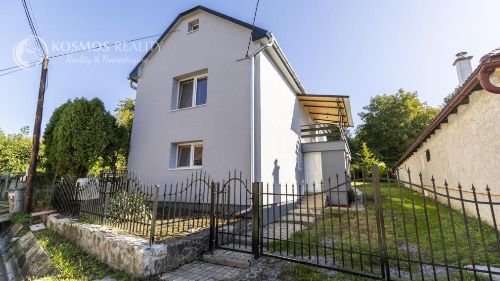 Rodinný dom s veľkým pozemkom v Nižnej Hutke//