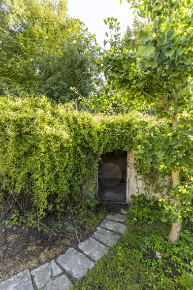 Rodinný dom s veľkým pozemkom v Nižnej Hutke//