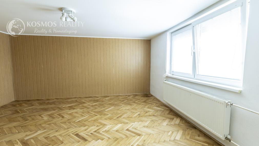 Rodinný dom s veľkým pozemkom v Nižnej Hutke//