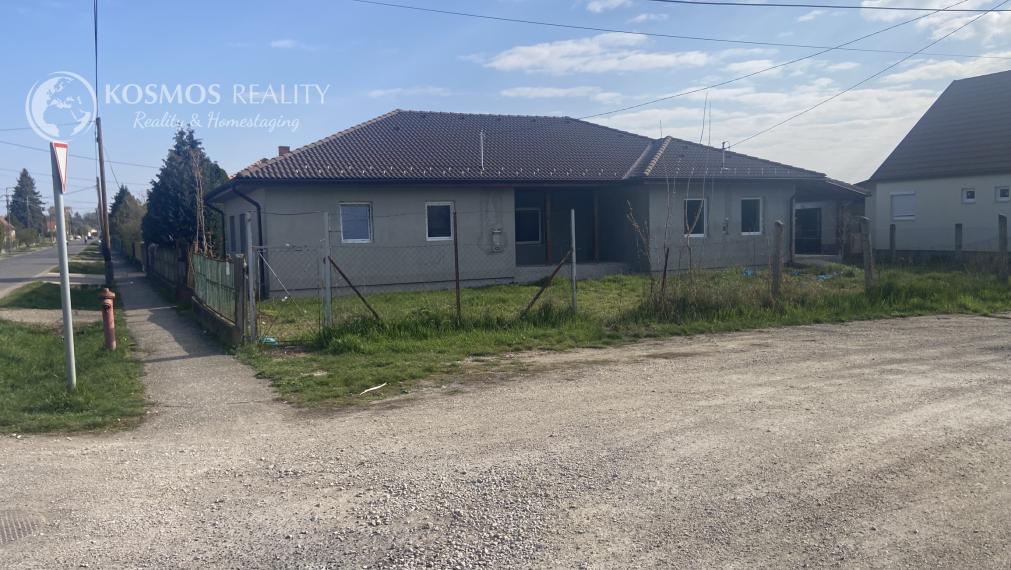 PREDAJ Dvojgeneračný rodinný dom Encs, Maďarsko