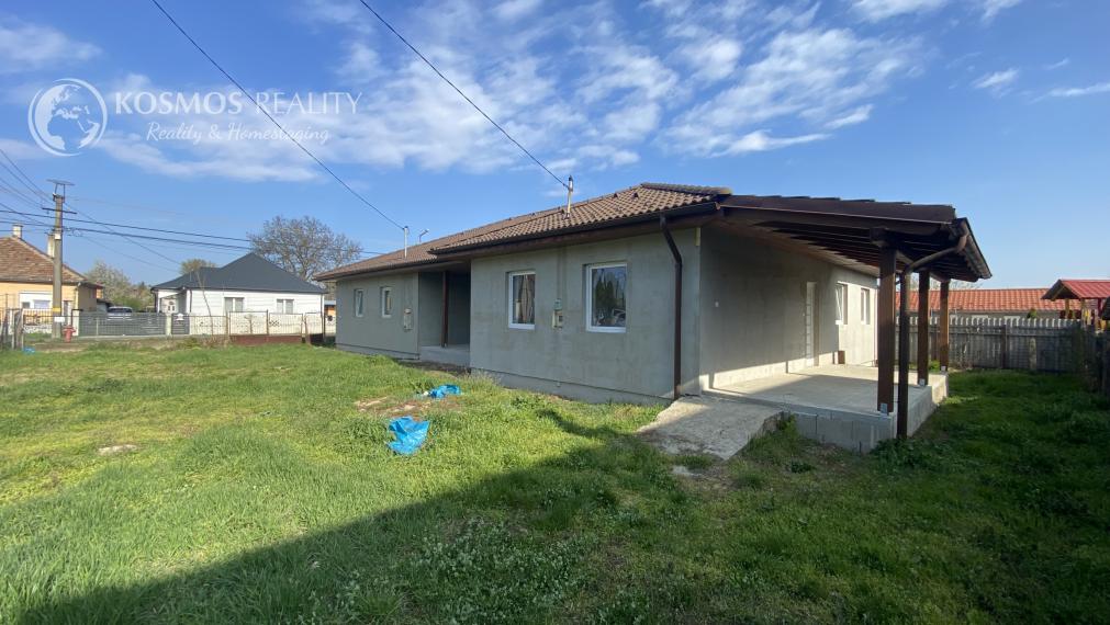 PREDAJ Dvojgeneračný rodinný dom Encs, Maďarsko
