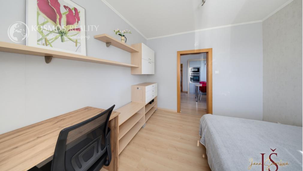 Priestranný 3-izbový byt s lodžiou, 75m2, KARPATSKÁ, Košice