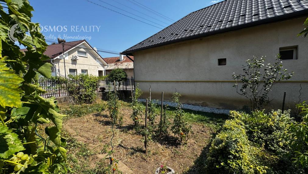 Rodinný dom s atmosférou chalupy, veľkým pozemkom a potokom – Drienovec