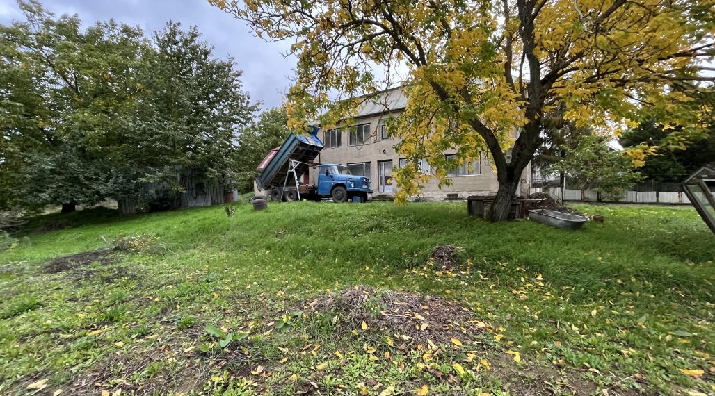 Veľký investičný pozemok 6500m2 v intraviláne obce 64eur za m2