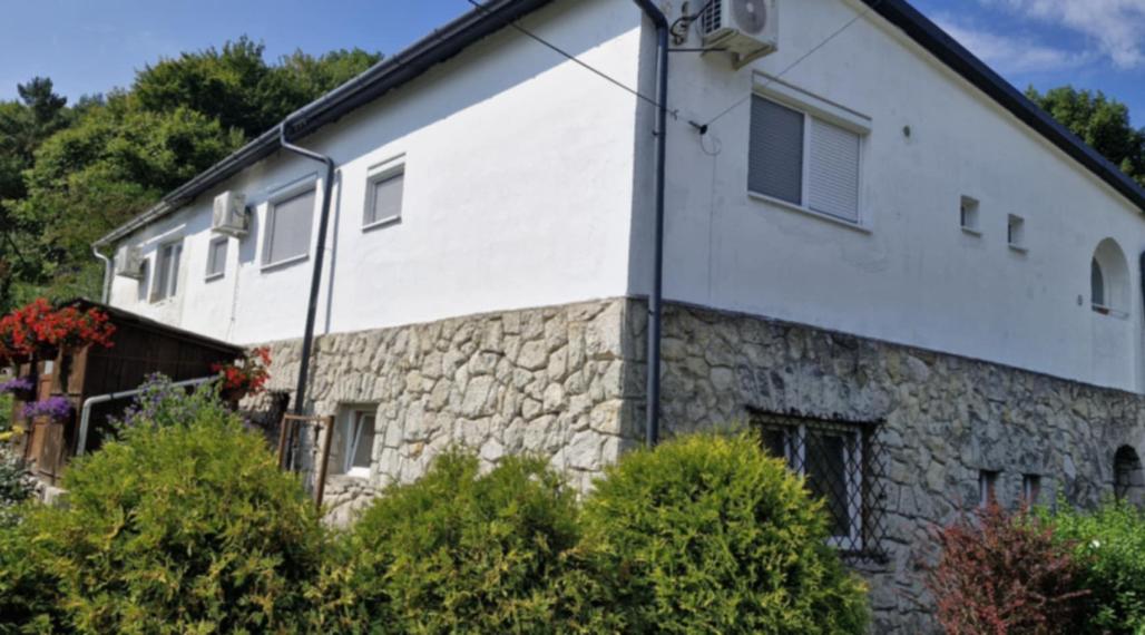 PREDAJ 1 a 1/2 izbový byt, Holloháza, Maďarsko