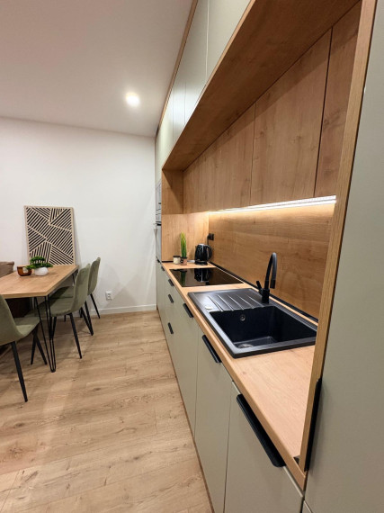 PREDÁM 1,5 byt po komplet. rek. na ul. Jantárová