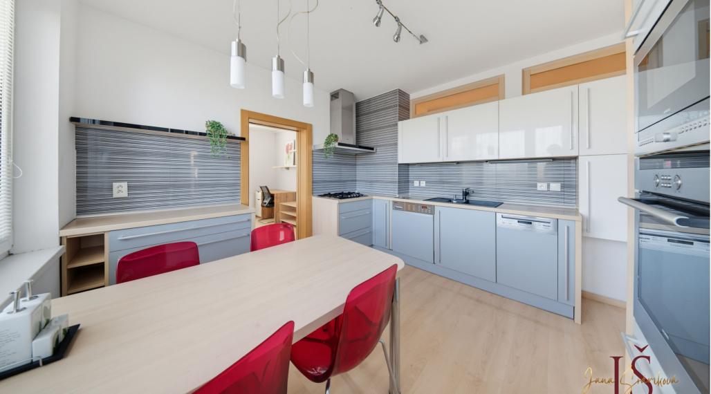 Priestranný 3-izbový byt s lodžiou, 74m2, KARPATSKÁ, Košice