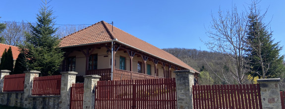 PREDAJ Rodinný dom s nádherným pozemkom Mogyoróska, Maďarsko