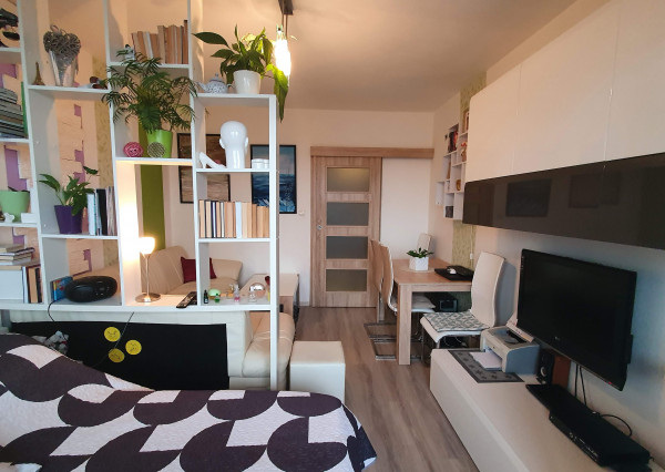 Na predaj 2,5 izb.byt, ul.Adlerova,56m2+loggia,4/8 posch.