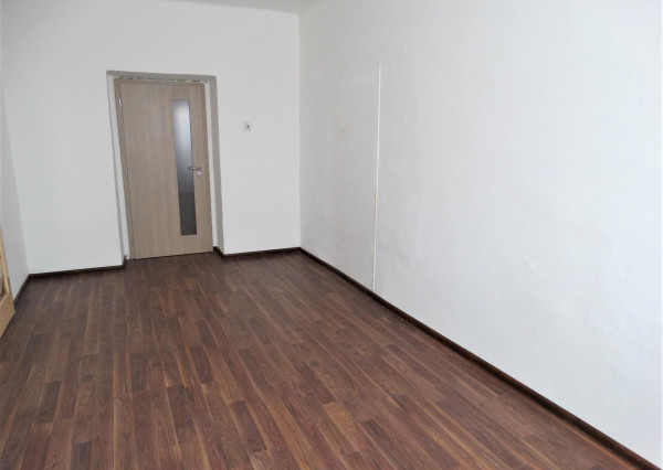 Na prenájom zrekonštruovaná kancelária, 24m2, ulica Košická, Prešov