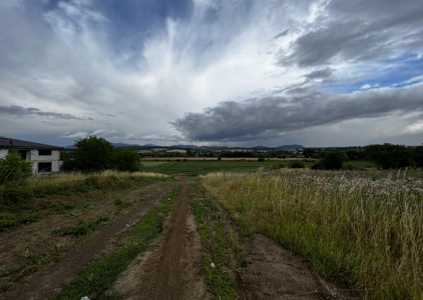 400m2 pozemok v obci Kendice len 17km od Košíc