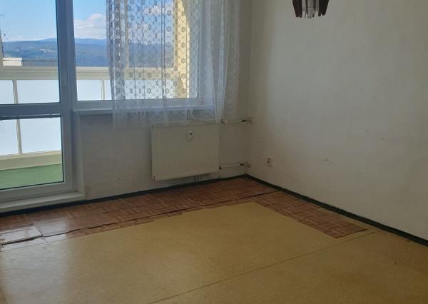 Na predaj 3-izbový byt na ulici Krosnianska, Košice - Furča