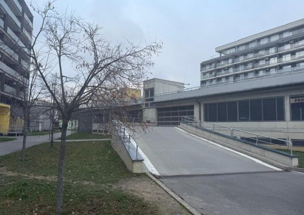 Na predaj 2 parkovacie miesta Parkovací dom Považská