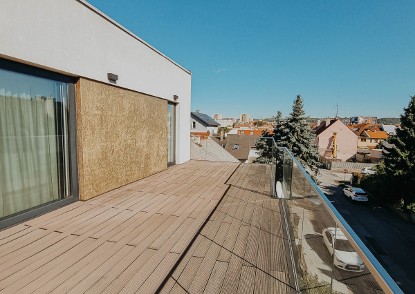 Na prenájom 2 izbový byt s veľkou terasou, Kupeckého, Košice.