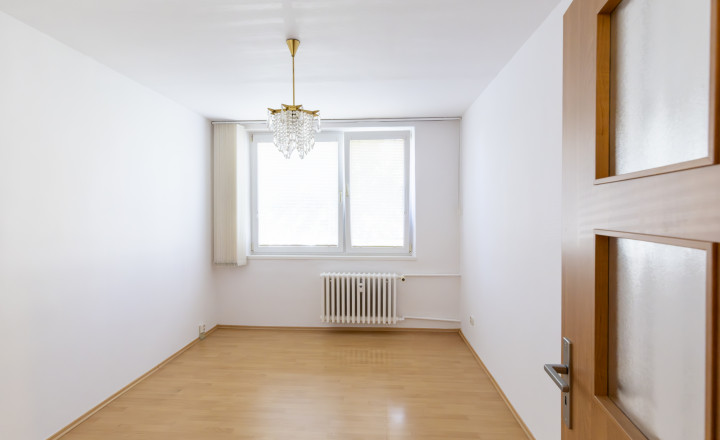 Na predaj priestranný 3-izbový byt s loggiou – Maurerova ulica, Košice – Furča - fotografia 3