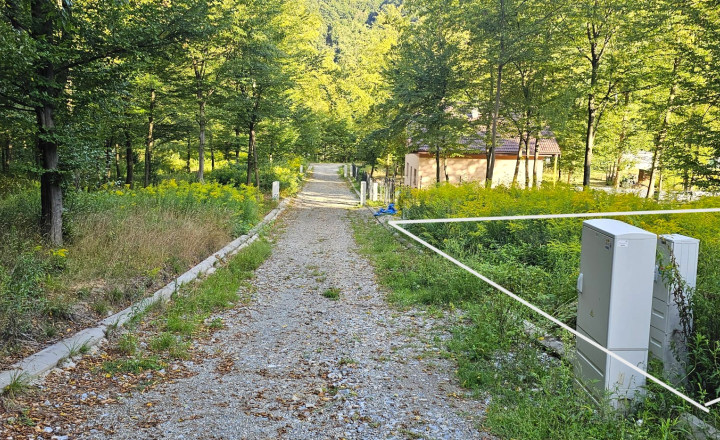 Rekreačný pozemok 600 m² pri lese – Kysak, časť Brezie - fotografia 2
