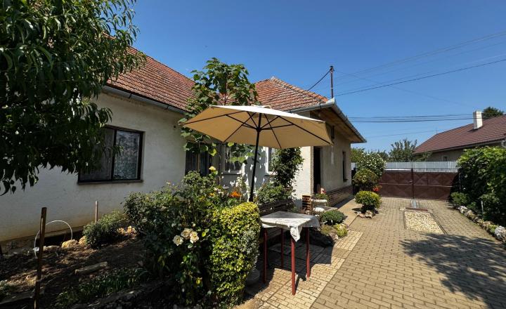 Na predaj rodinný dom v Drienovci s prístupom k potoku - fotografia 15