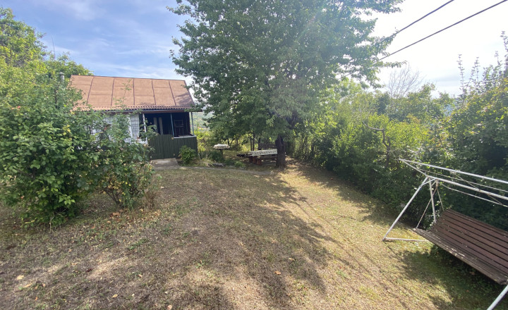FOR SALE Cottage with a beautiful vineyard, Hrušov, Slovakia - fotografia 1